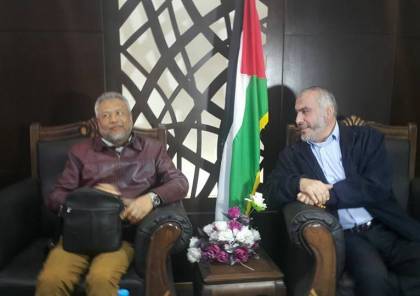 السفير الماليزي يصل غزة عبر معبر رفح