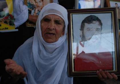 غزة: وفاة والدة الأسير فارس بارود