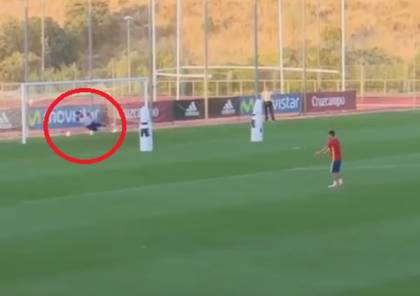 مهاجم ريال مدريد يظهر موهبة عالية في حراسة المرمى (فيديو)