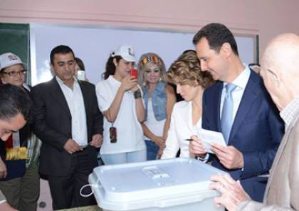 «الأسد» يدلي بصوته في الانتخابات الرئاسية في مركز بوسط دمشق