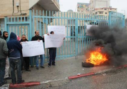 الخليل : مؤسسات مخيم الفوار تهدد باغلاق مكاتب الاونروا
