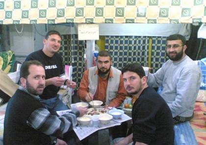 معاريف: وجبه غداء مع أسرى حماس في سجن “مجدو”