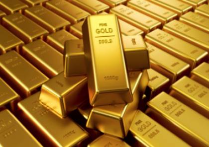 الذهب يرتفع 1% مع تراجع الدولار والأسهم