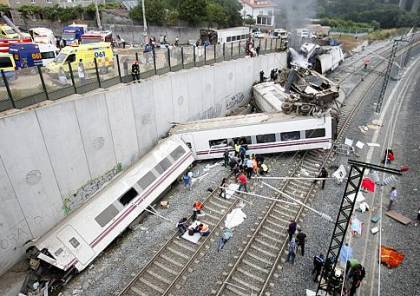 عشرات القتلى في حادث قطار بالهند