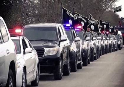 شاهد: استعراض سيارات داعش حديثة الطراز جدا