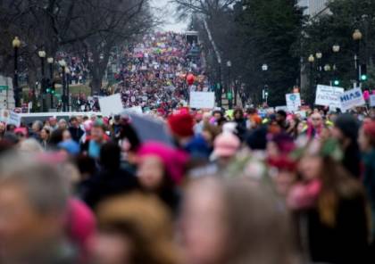 نحو نصف مليون متظاهر مناهض لترامب يحتشدون في واشنطن