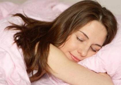 النوم "عارية" له فوائد صحية