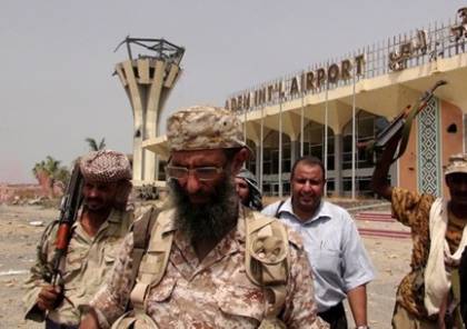 هبوط أول طائرة عسكرية سعودية بمطار عدن وعودة مسؤولين إليها