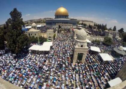 شاهد الصور: مئات الالاف من المصلين يؤدون الصلاة في المسجد الاقصى - سما  الإخبارية