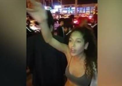 شاهد الفيديو: فتاة إسرائيلية تتحدى يهود متدينين بخلع قميصها