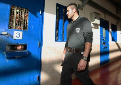 مصلحة السجون الإسرائيلية تتنكر لاتفاقها مع الأسرى: لا هواتف قريباً