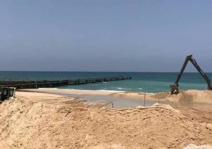 بالصور.. الاحتلال يشرع ببناء حاجز بحري شمال غزة