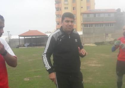 عماد هاشم يقود أول تدريباته مع "غزة الرياضي"