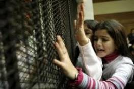 أهالي أسرى غزة يزورون أبناءهم في "نفحة"