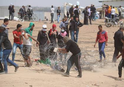  صور : سحب السلك الشائك شرق البريج وشط قطاع غزة 