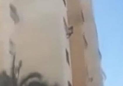 فيديو.. لحظة انتحار فتاة مغربية من الطابق الخامس والمارة يلتقطونها بسواعدهم