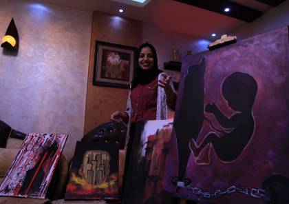 بالصور. لانا شاهين .. شابة فلسطينيّة تستعرض فنها بمبادرات ذاتية تروي معاناة شعبها المكلوم