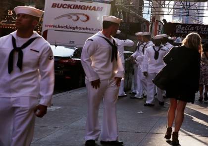 ضباط البحرية الأمريكية باعوا الأسرار مقابل أمسيات جنسية