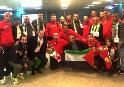 بعثة من قدامى لاعبي فلسطين تصل الى تونس