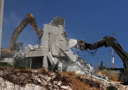 قوات الاحتلال تهدم منزلا في جبل المكبر شرق القدس