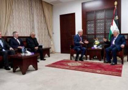 الرئيس عباس يستقبل وفداَ من رجال الاعمال الفلسطينيين المغتربين