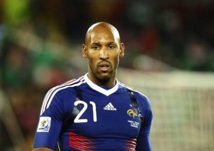 لاعب فرنسا السابق يثور بوجه بلاده بسبب "الجزائر والبوركيني"