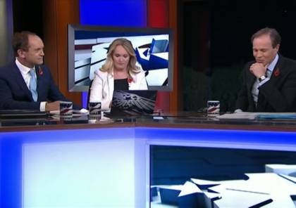 فيديو: صحفي امريكي يتحرش بضيفته على الهواء مباشرة اثناء تغطية الانتخابات
