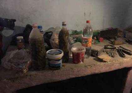 صور: عائلة أحمد جرار تتعرف على أغراضه داخل المنزل الذي هدمه الاحتلال في اليامون