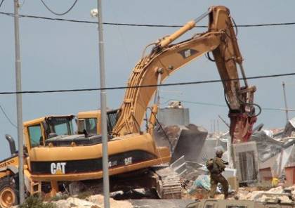 الاحتلال يهدم مبنى قيد الإنشاء في العيسوية ويعتقل 15 مواطنا في الضفة 