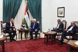 الرئيس عباس يستقبل ميلادينوف ويبحثان حل مشكلة غزة