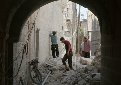 أنباء عن اتفاق لإجلاء المدنيين والمقاتلين بسلاحهم الخفيف شرق حلب