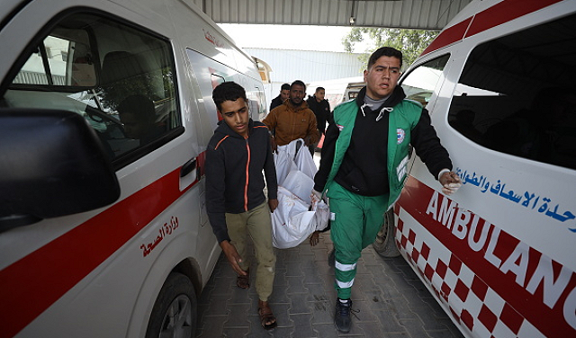 فلسطين – شهيد وجريح نتيجة القاء طائرة الاحتلال قنبلة على مجموعة من المواطنين في حي الزيتون