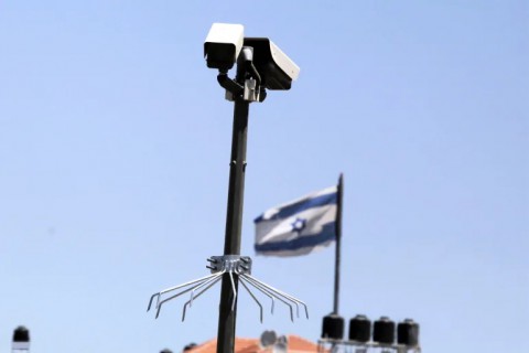 فلسطين المحتلة – “تل أبيب” تتهم طهران باختراق كاميرات المراقبة التجسسية.. وتؤكد: نصف الصواريخ الإيرانية تحتوي على ذخائر عنقودية