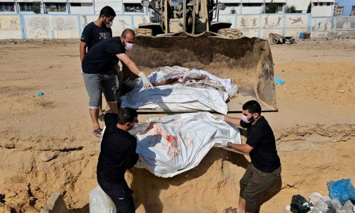 أزمة المقابر في غزة: رحلة البحث عن مستقر أخير وسط الركام والحصار