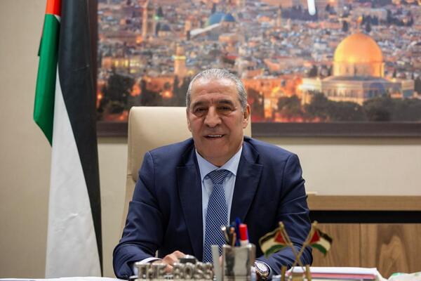 فلسطين – الشيخ: القيادة طالبت المؤسسات المدنية والأمنية في دولة فلسطين بعدم التعامل مع إجراءات الاحتلال