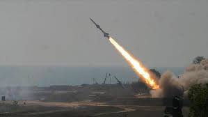 وزارة الدفاع الإماراتية تعلن تدمير صاروخين أطلقهما الحوثيين باتجاه الإمارات