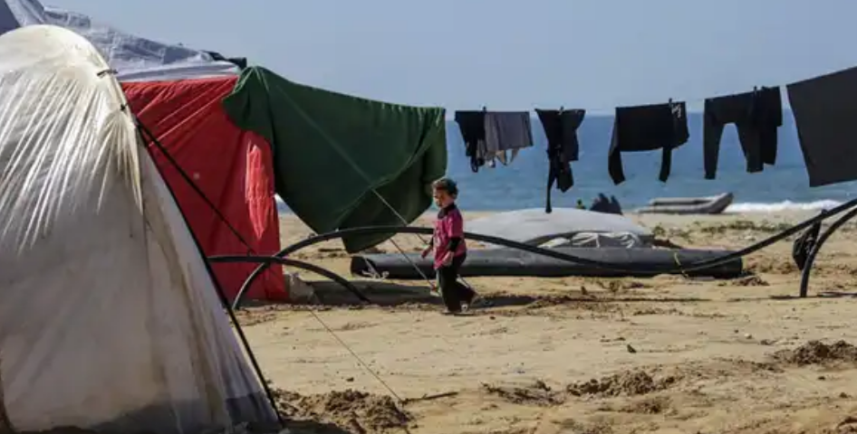 فلسطين – الاحتلال يواصل انتهاكاته.. استشهاد شاب في خانيونس وإطلاق نار على طول الحدود الشرقية