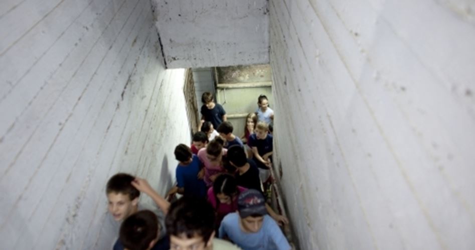 فلسطين المحتلة – – فتح مراكز الإيواء في عدد من المدن الإسرائيلية.