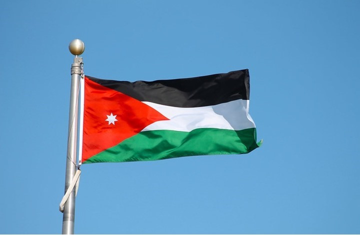 الأردن يعلن تنفيذ غارات على مواقع لجماعات مسلحة في جنوب سوريا