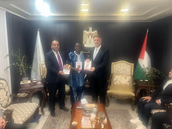 الإذاعة والتلفزيون تستضيف تكريماً ثقافياً متبادلاً بين السوداني وأمين اتحاد كتاب عموم إفريقيا