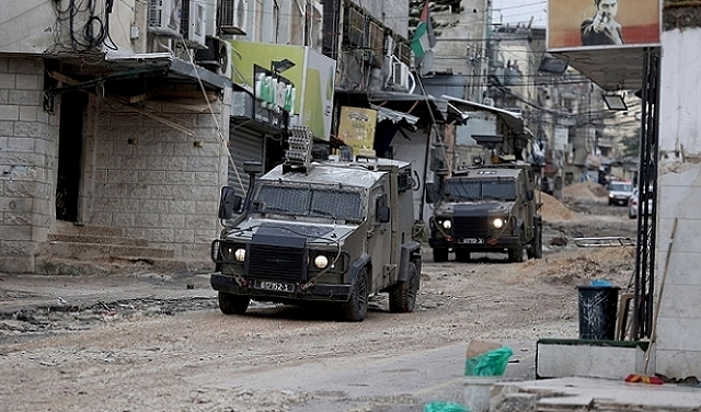 فلسطين – جيش الاحتلال يدفع بقوات كوماندوز ومدرعات إلى عمق الضفة الغربية