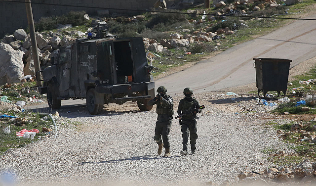 فلسطين – واستشهد شابان برصاص قناصة الاحتلال قرب سنجل شمال رام الله