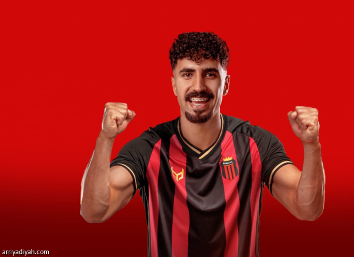 الرياض يعزز خطه الدفاعي بموظفين قبل مواجهة الأهلي