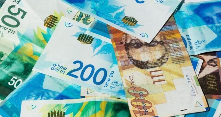 فلسطين – “إسرائيل” تقتطع 258 مليون شيكل من أموال السلطة وتحولها إلى ذوي القتلى