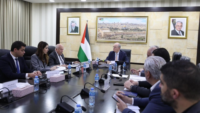 فلسطين – اللجنة الاقتصادية: 4 مسارات حكومية لدعم الصناعة وقانون جديد لحماية المستهلك وتشديد عقوبات التهريب