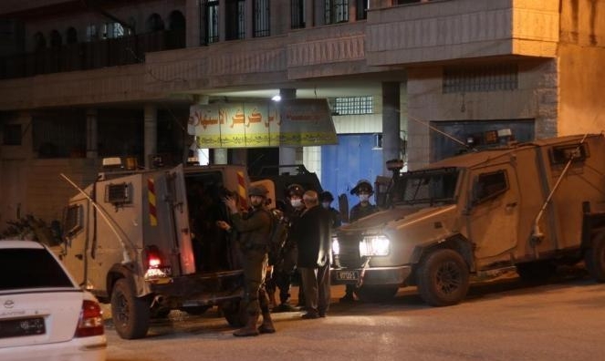 فلسطين – الاحتلال يقتحم مخيم شعفاط ويبعد المقدسيين عن الأقصى