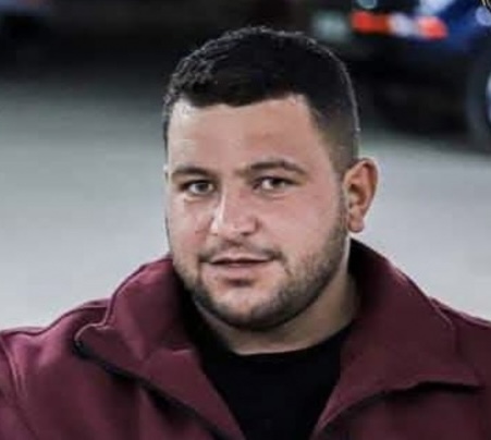 فلسطين – استشهد شاب وأصيب شقيقه برصاص مستوطنين في مسافر يطا