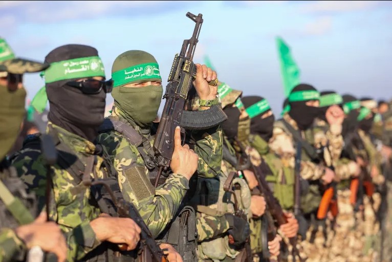 فلسطين المحتلة – الشاباك يحذر: حماس قد تقدم “تمثيلاً زائفاً” لنزع السلاح في غزة