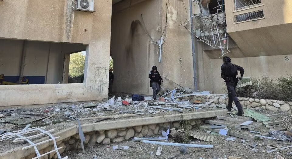 فلسطين المحتلة – إسرائيل: 26 إصابة أحدهم متوسطة نتيجة سقوط الصاروخ في بئر السبع