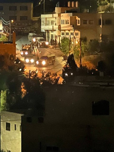 جيش الاحتلال يداهم منازل المواطنين في المزرعة الغربية شمال غرب رام الله